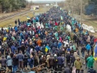 Тысячи энергодарцев стали на дороге российским оккупантам