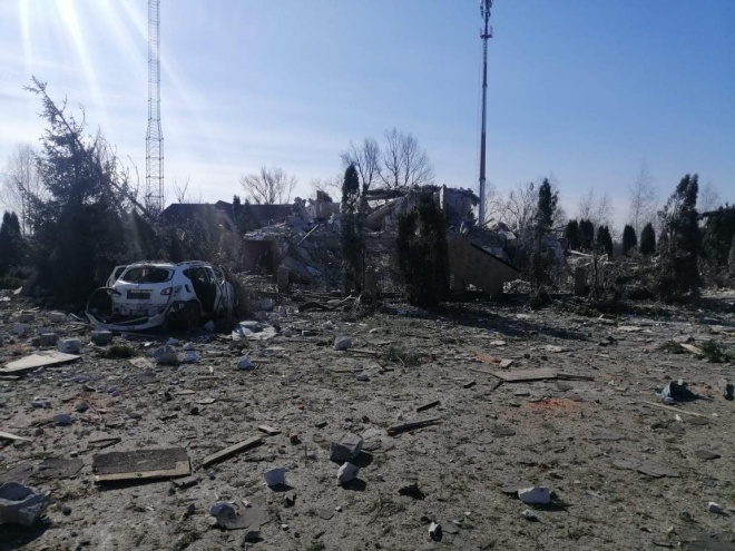 В результате обстрела Макарова погибли 7 мирных жителей - фото