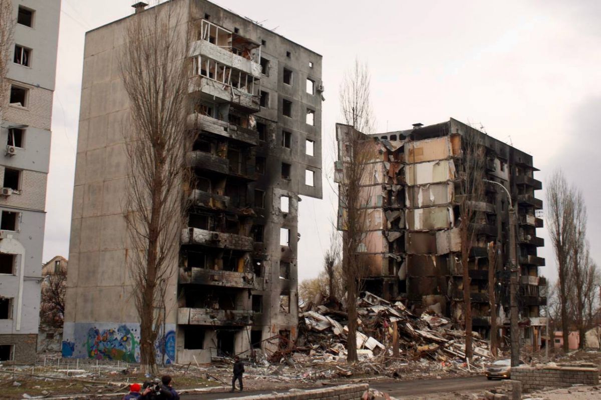 В Бородянке оккупанты расстреливали людей, разбиравших завалы жилых домов - фото