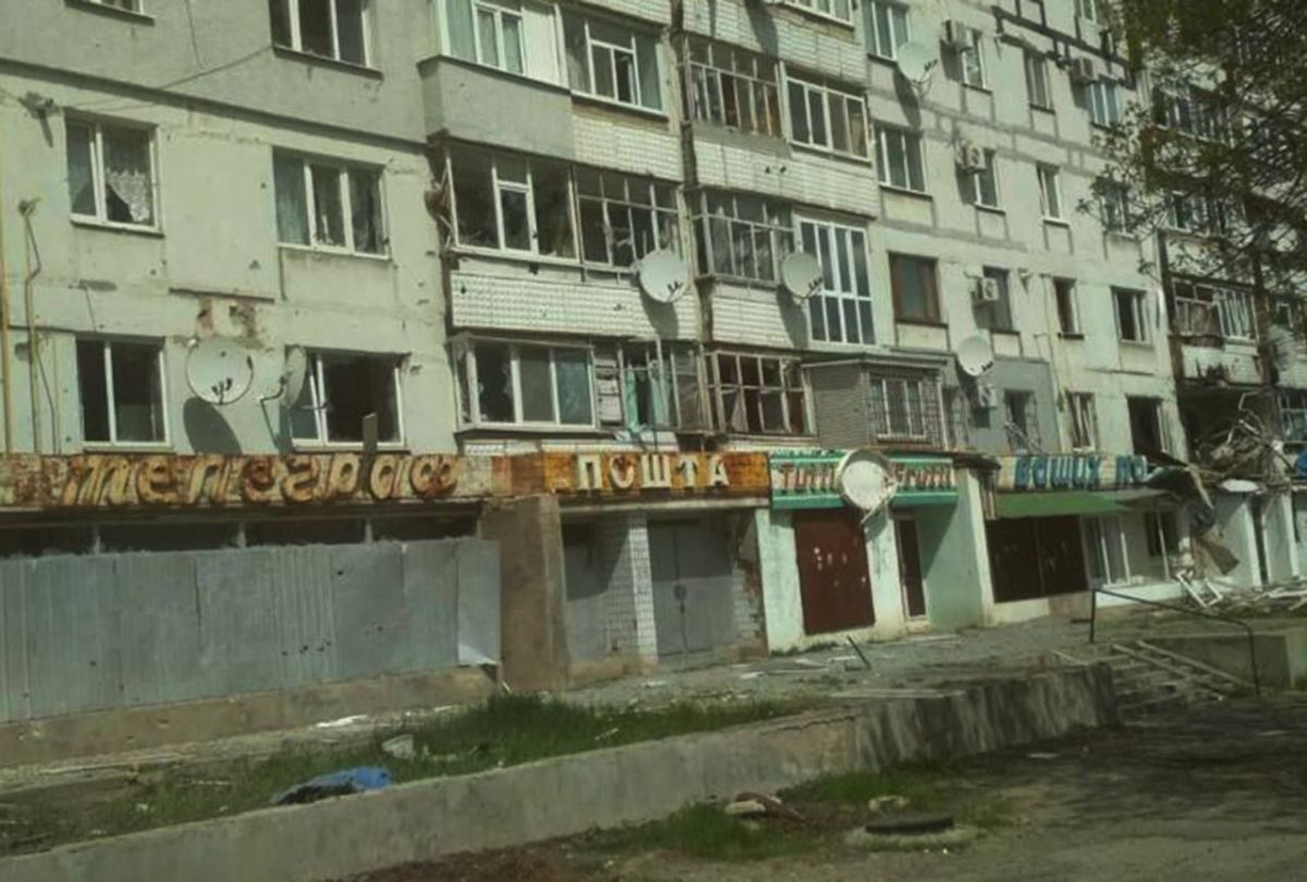 Рашисты вели обстрелы по гражданской инфраструктуре Орехова, есть погибшие - фото