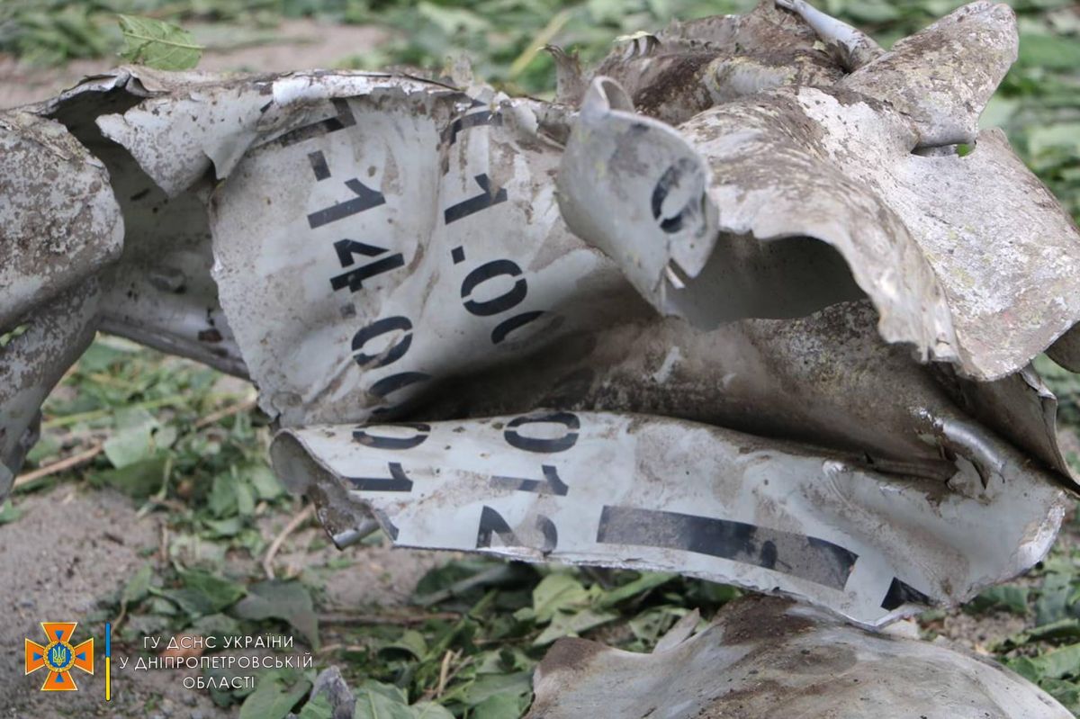 Ракетный удар по Днепру: из-под завалов достали двух погибших - фото