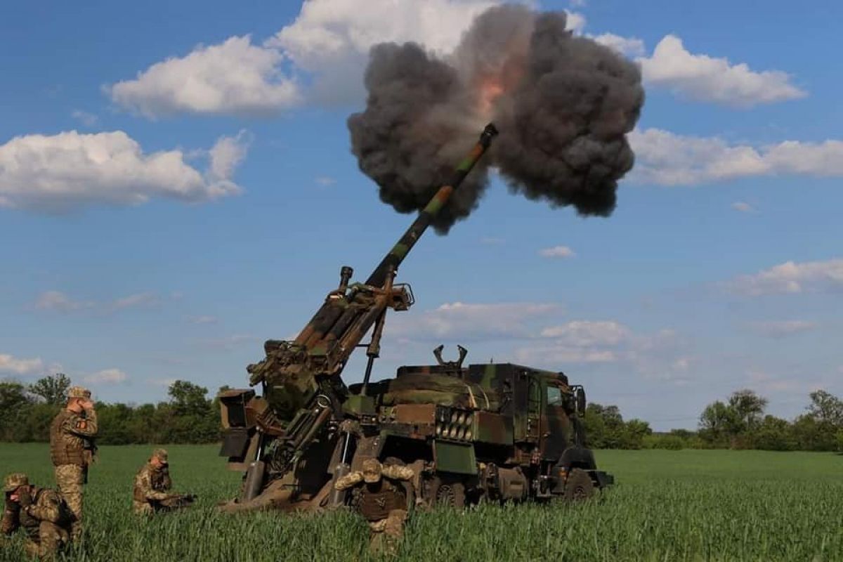 Сейчас в ВСУ поставляется более 150 артиллерийских платформ калибра 155 мм - фото