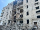 россияне ударили в жилую многоэтажку в Вознесенске