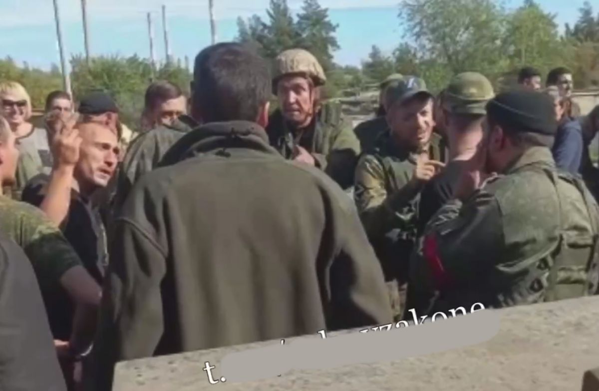 “Мобики” ноют, что россияне их бросили в Лиманске - фото