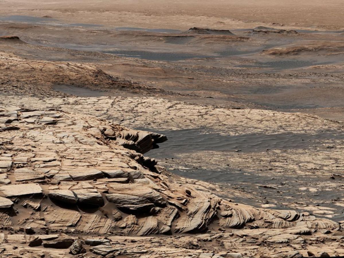 На Марсе обнаружены следы древнего океана - фото