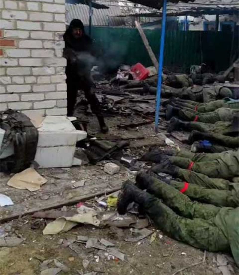 При сдаче в плен россияне устроили ловушку для украинских военных - фото