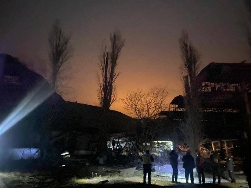 Рашисты ударили ракетами по предприятию в Кривом Роге, погиб работник (дополнено) - фото