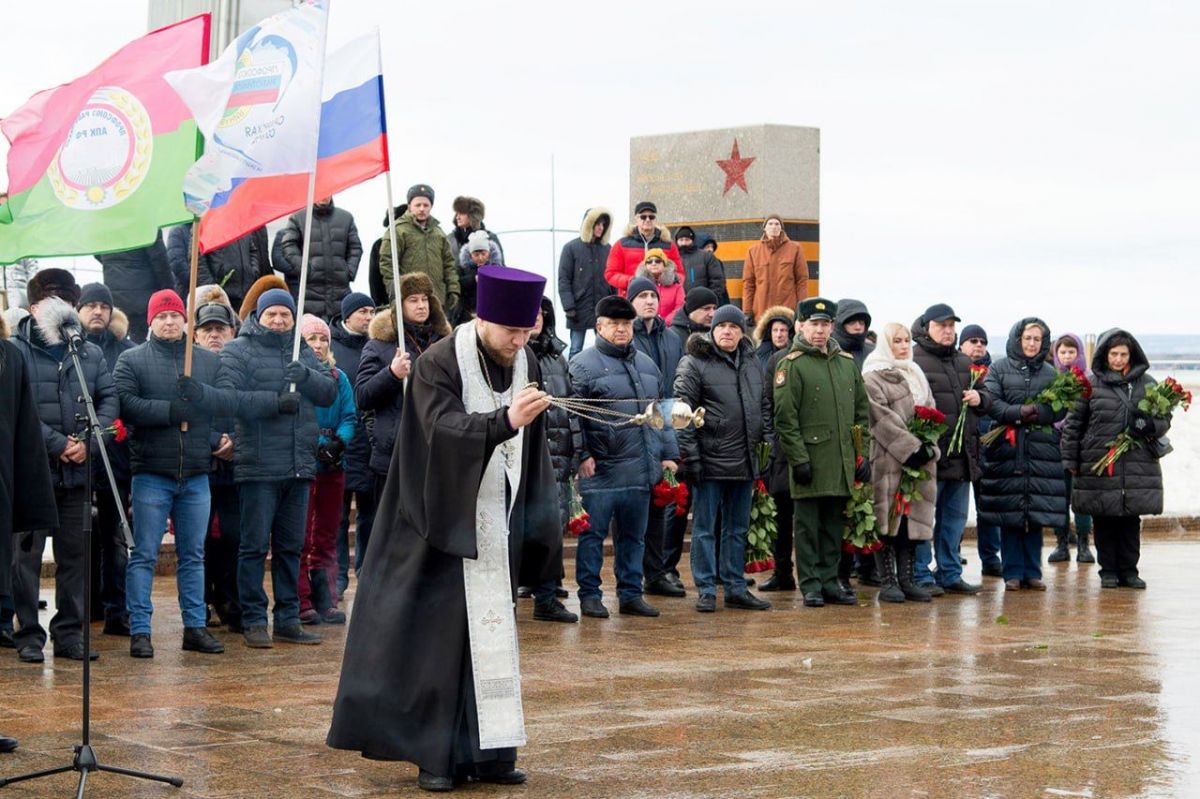 В Самаре на траурных мероприятиях заявляли, что это не россияне начали войну - фото
