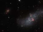 Хаббл показал миниатюрную карликовую галактику