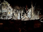 россияне ударили ракетой в жилую пятиэтажку в Запорожье