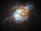 Астрономы с помощью “Хаббла” обнаружили двойной квазар в далекой Вселенной