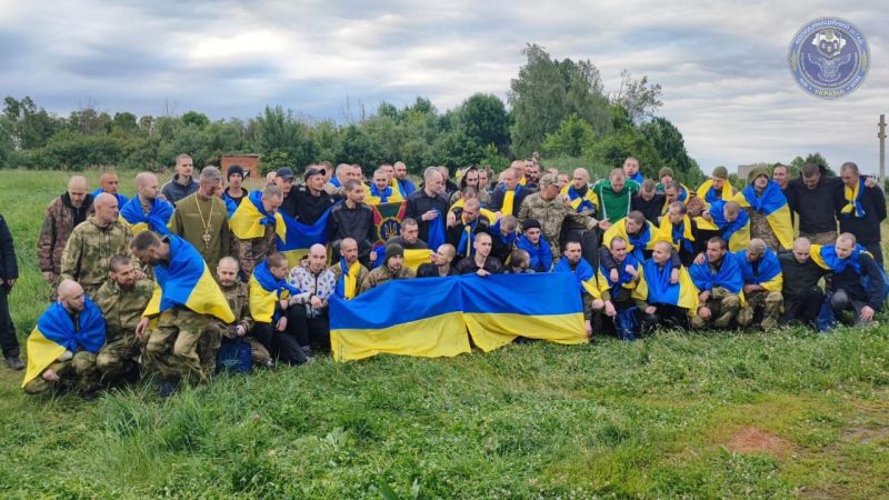 Из вражеской неволи вернулось еще 95 украинских защитников - фото
