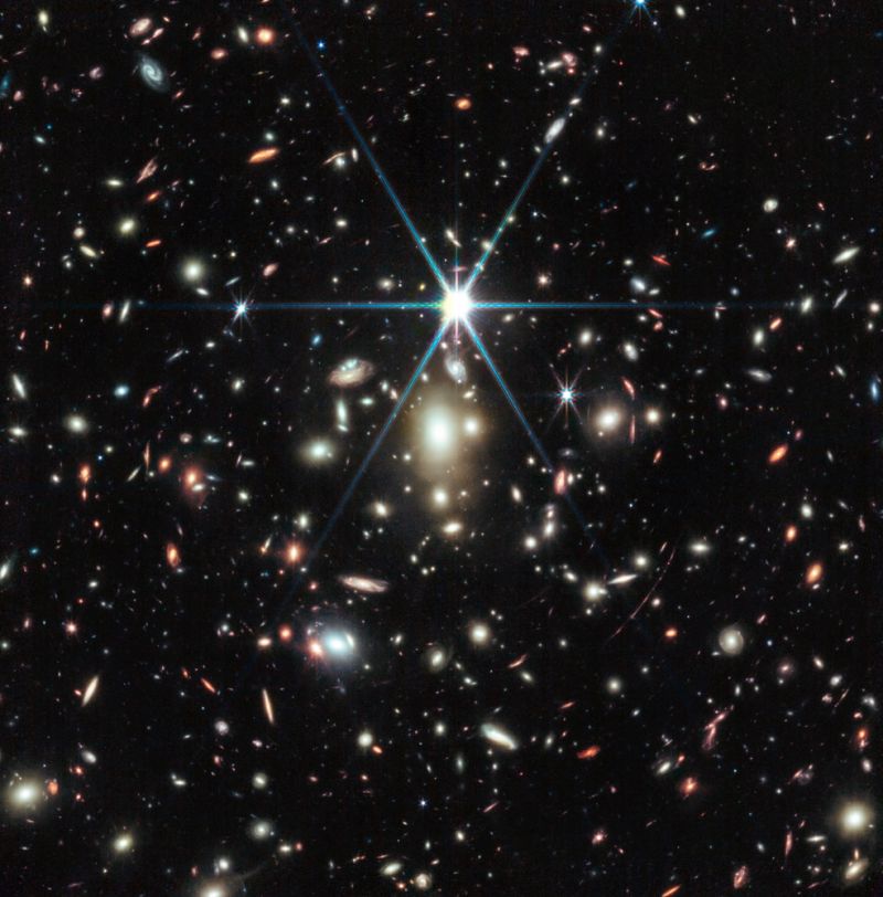 "Уэбб" раскрывает цвета Эаренделя, самой далекой звезды среди обнаруженных - фото