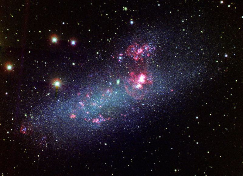 Карликовые галактики для рождения звезд используют период затишья в 10 млн лет - фото