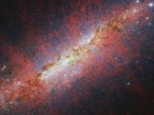 Уэбб зондирует галактику с экстремальной вспышкой звездообразования