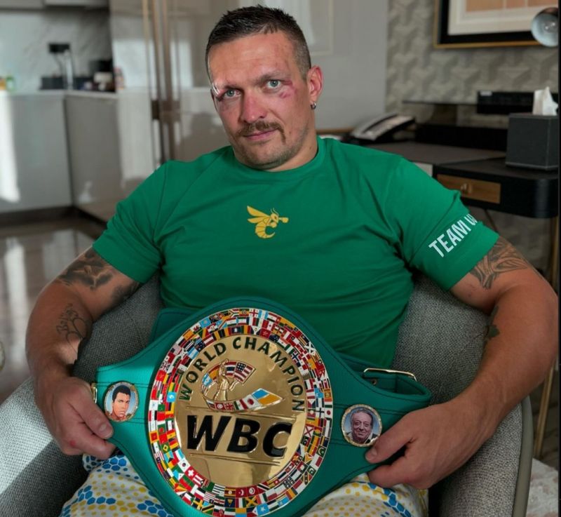 Усик стал абсолютным чемпионом мира в супертяжелом весе - фото