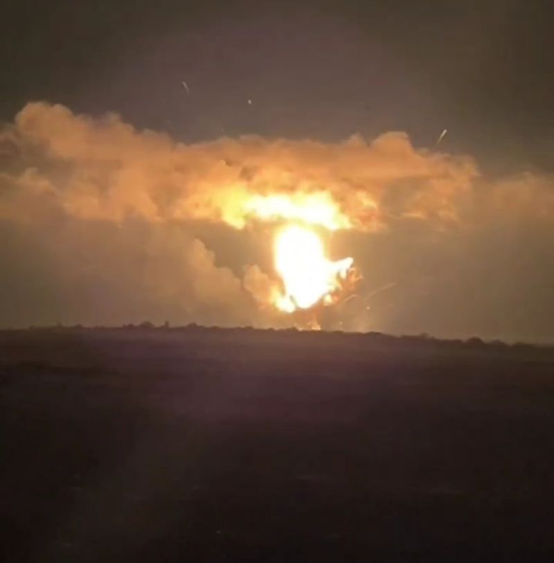 Возле Харцызска успешно поражены склады боеприпасов - фото