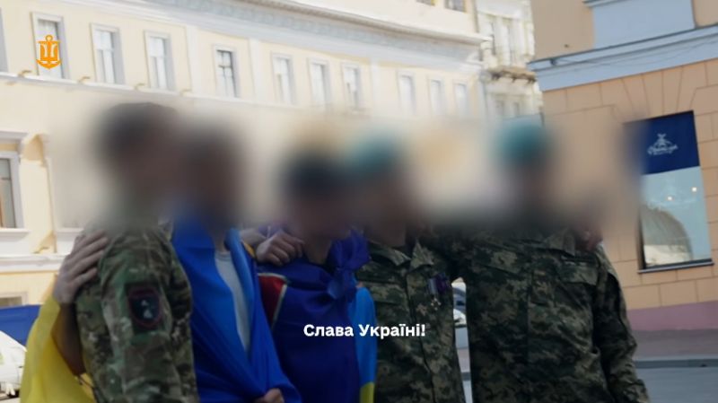 С оккупированной территории эвакуировали четырех украинских воинов, скрывавшихся там более 3 лет - фото
