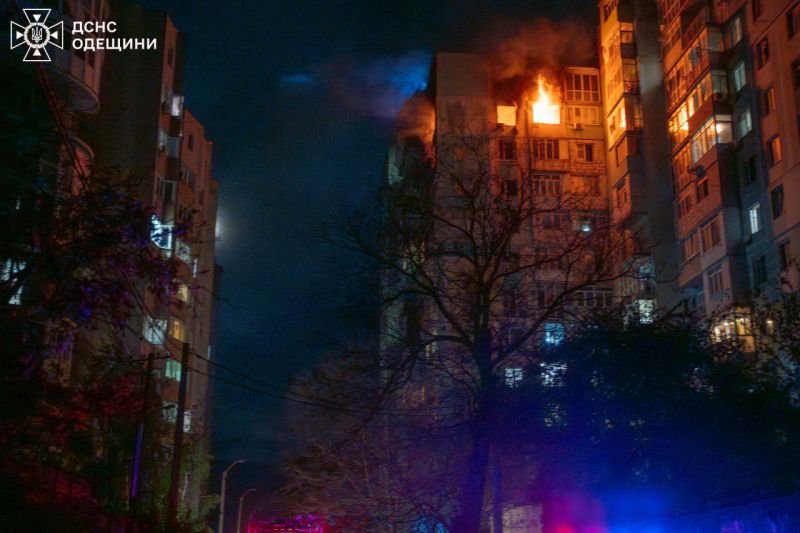 Этой ночью россияне снова воевали против жилых домов, энергетики, критической инфраструктуры - фото