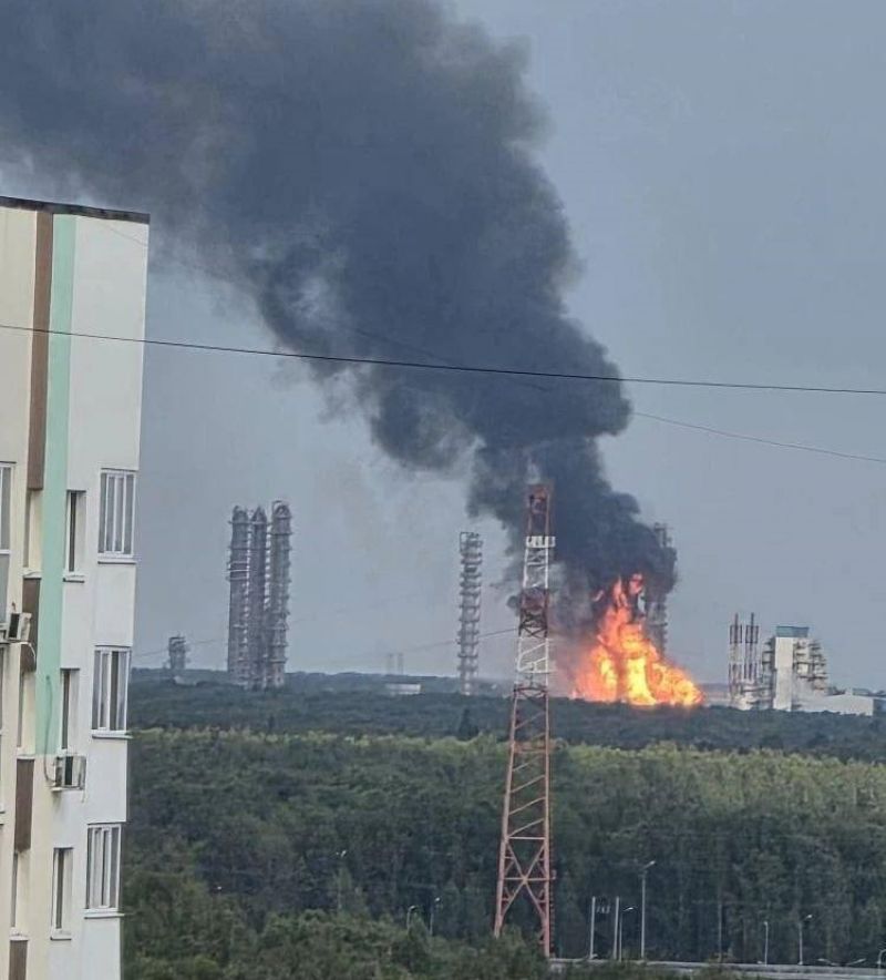 СОУ поразили НПЗ в Татарстане и нефтехимический комплекс в Тюменской области - фото